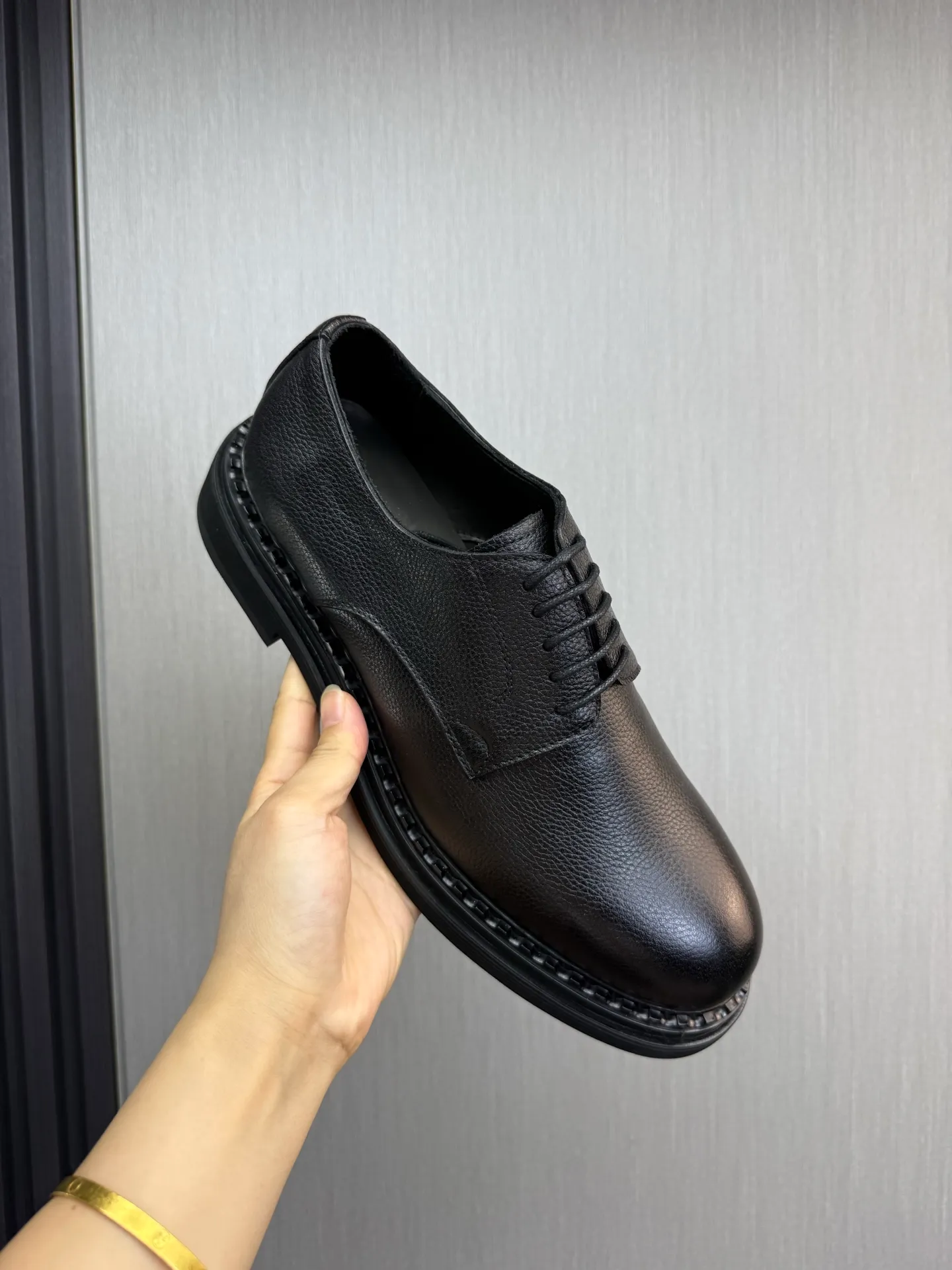 Men's shoes 💰900💰 DG. Men's casual lace-up leather shoes, the latest hot style 🔥 1:1 original purchase quality, top quality goods ⬆️The upper is imported open-edge beaded cowhide, cowhide, and cow suede. The hand-made three-dimensional stitching highlights the round toe design. The inner foot pads are all imported cowhide, with the original wear-resistant foam outsole, matching code 39-44, (38, 45 custom-made, non-returnable)